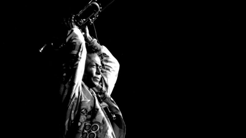 Miles Davis à travers les pochettes de ses vinyles  Médiathèque Jean Jaurès, Nevers (58)